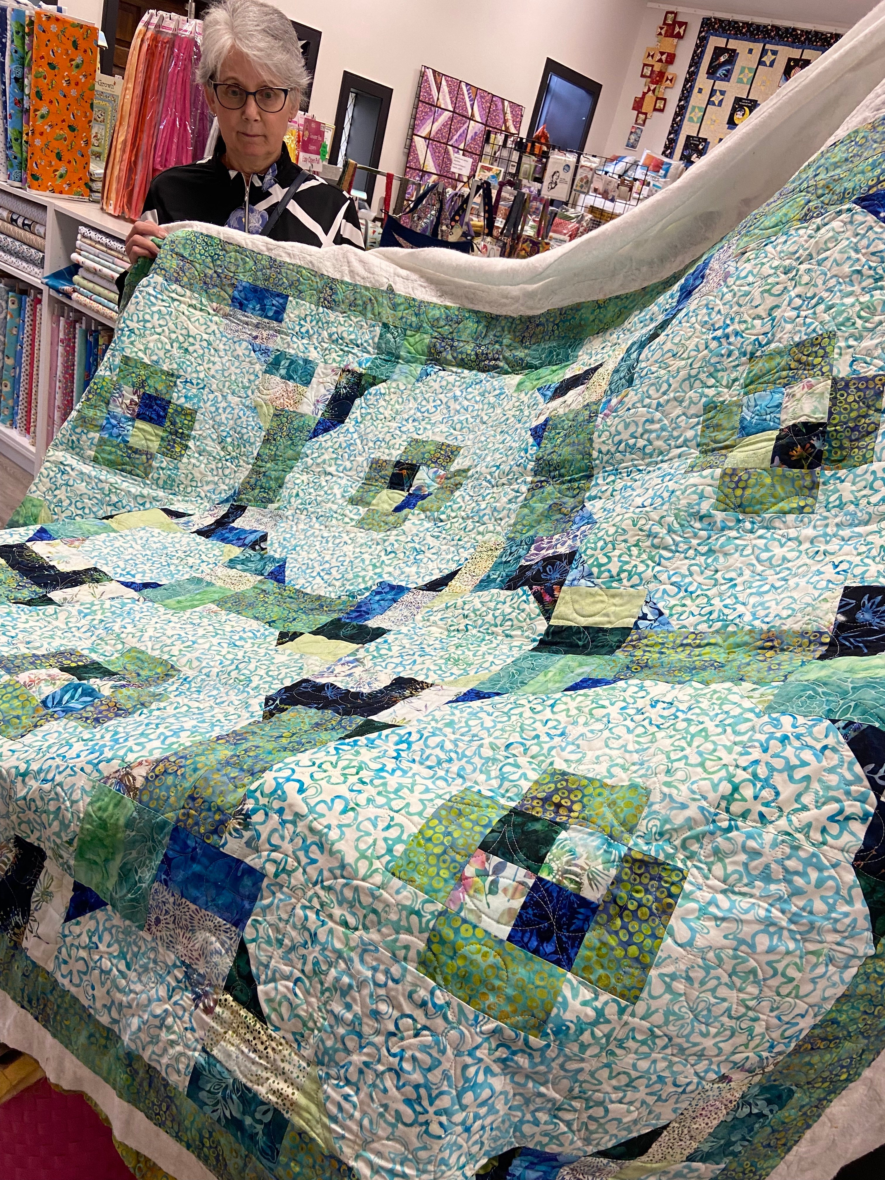 Pattern, Hugs & Kisses, multi-sized ABQ-143