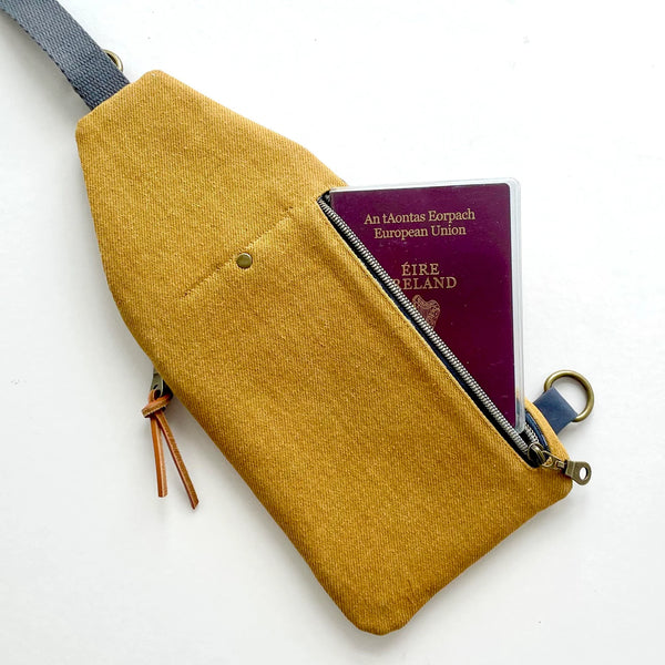 Class, Easy Sling Bag, June 2026